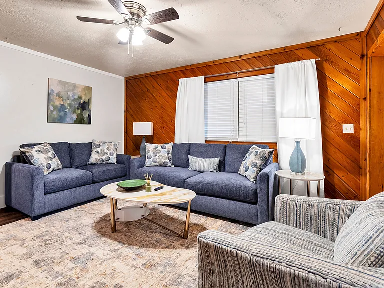 4430 W Wallace Ave — Photo 9