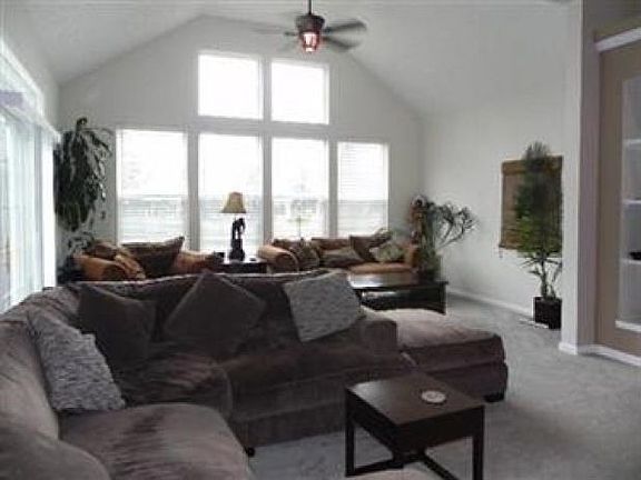3rd image of 516 Hyannis Port Cir #Es