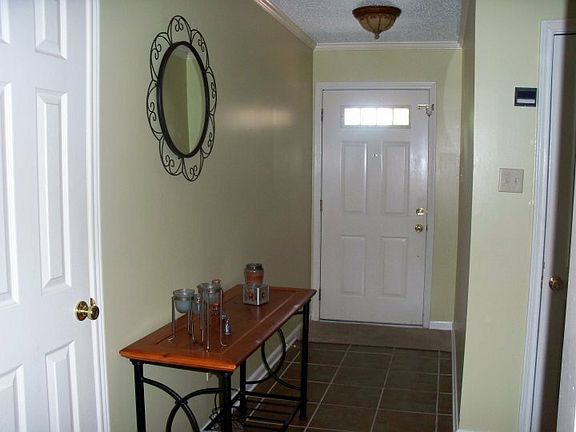 3rd image of 905 Inverery Dr