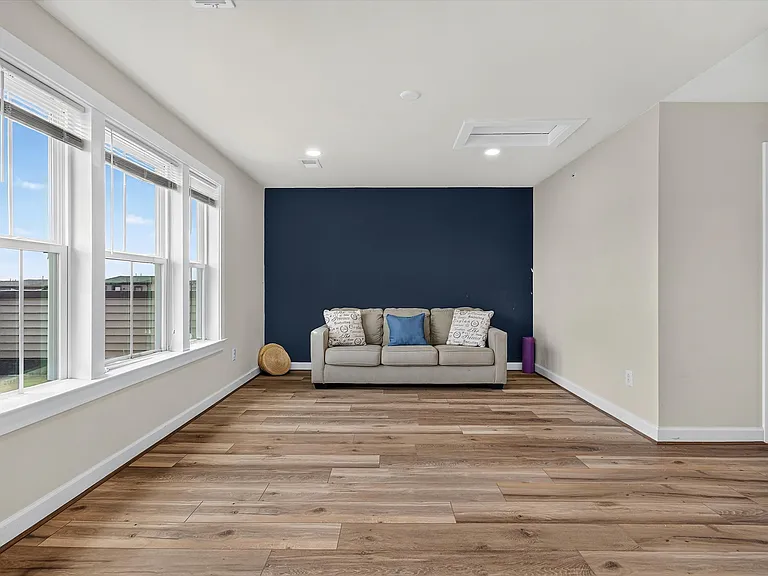 22426 Philanthropic Dr — Photo 33