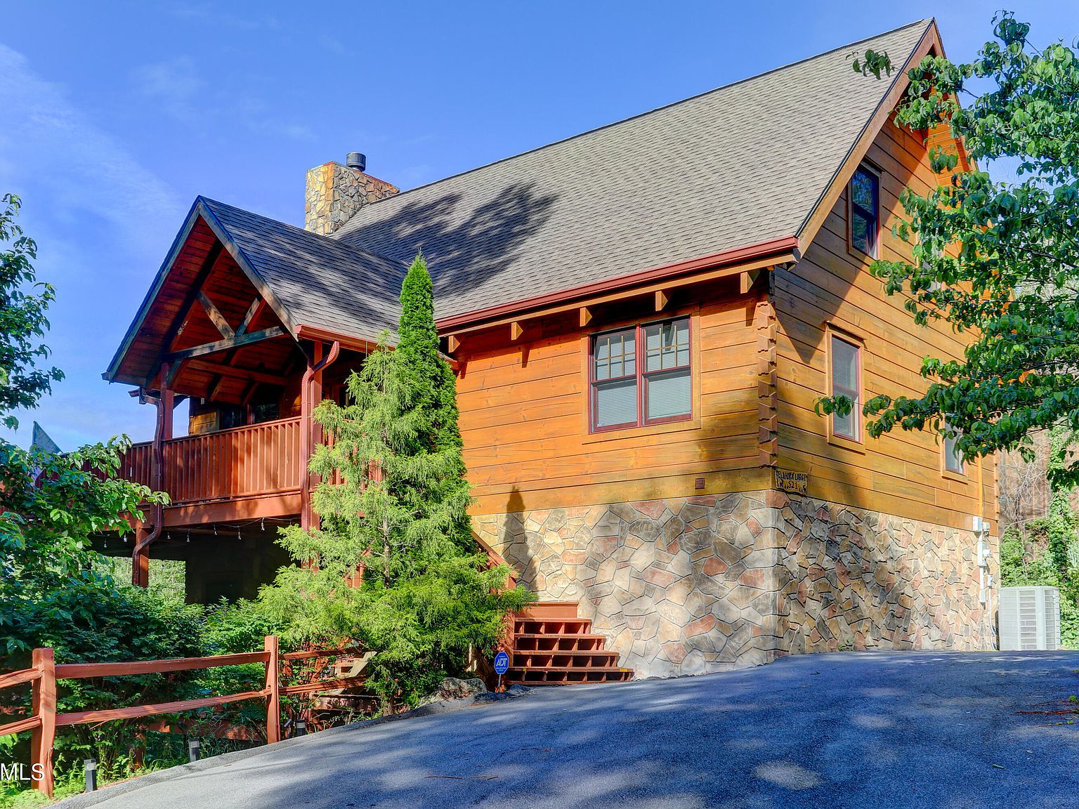 521 Deer Path Ln, Gatlinburg, Tn 37738 