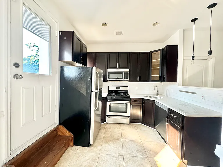 41 Pilling St #2 — Photo 5