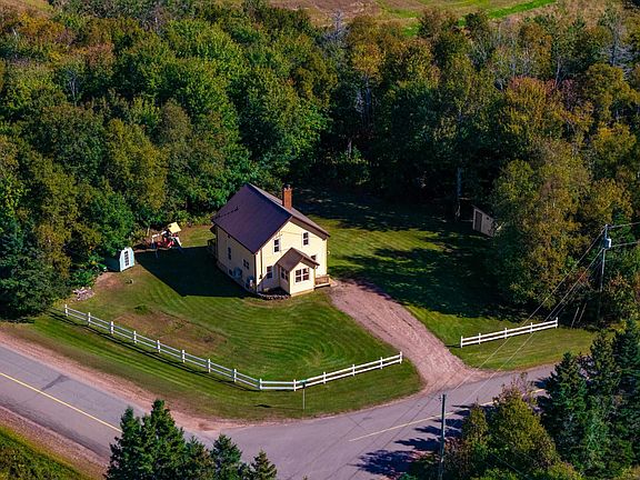 2nd image of 724 Green Rd