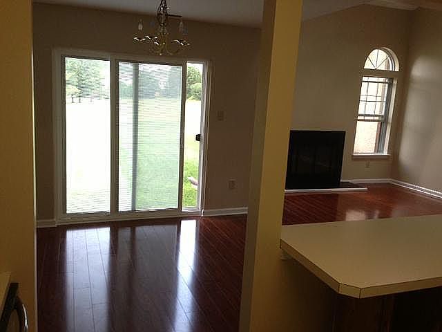 1st image of 33 Redwood Ln