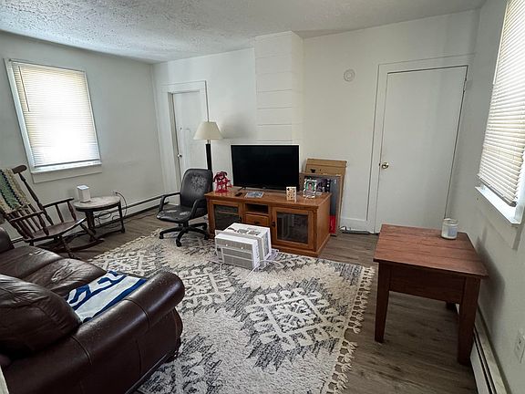 5th image of 6 Maple Street