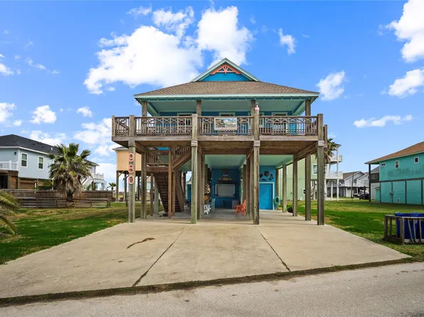980 Fisherman Dr S, Crystal Beach, TX 77650