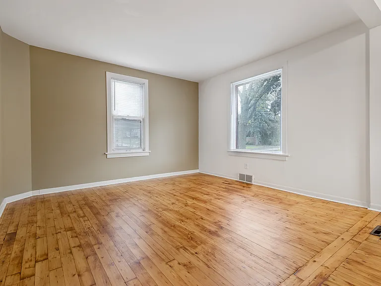 476 W Jackson St — Photo 10