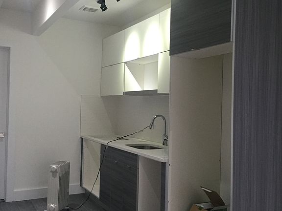3rd image of 609 Saint Johns Pl APT 7