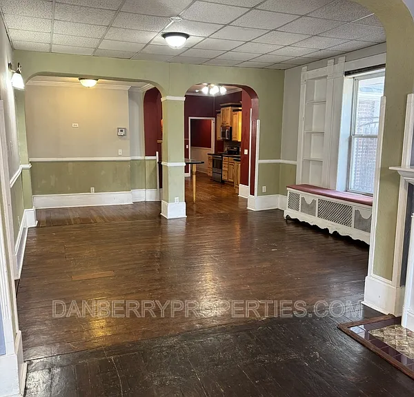 134 W Tiffin St #B — Photo 9