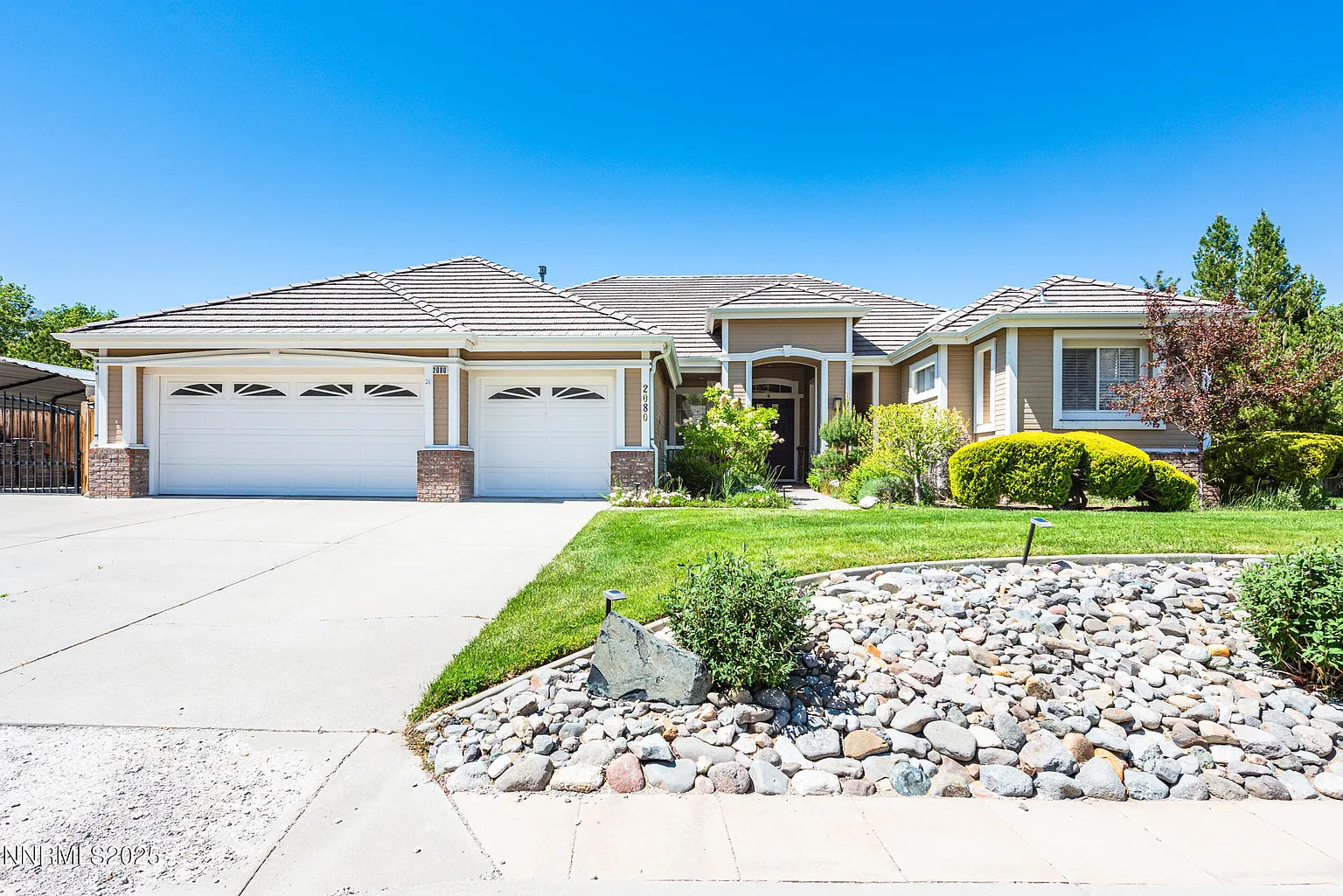 2080 Saint George Way photo 1