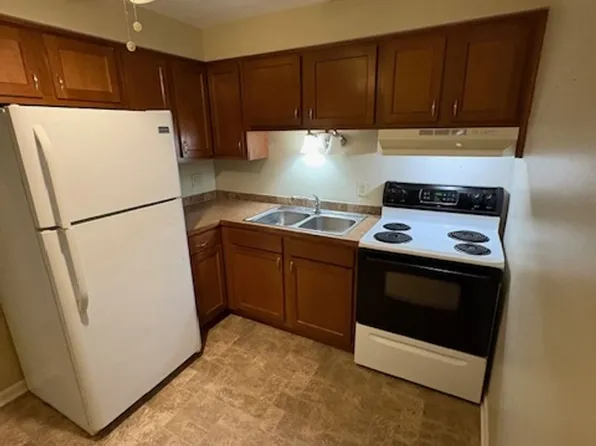 1332 N Chapel, 1332 N Chapel St APT 4, Louisville, OH 44641