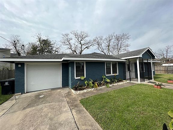 Good space and fully fenced with garage