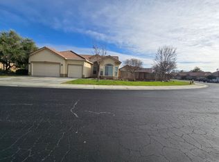 1235 Paradise Loop, Lemoore, CA 93245