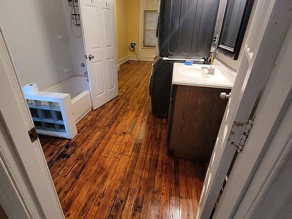5th image of 2253 N Sydenham St