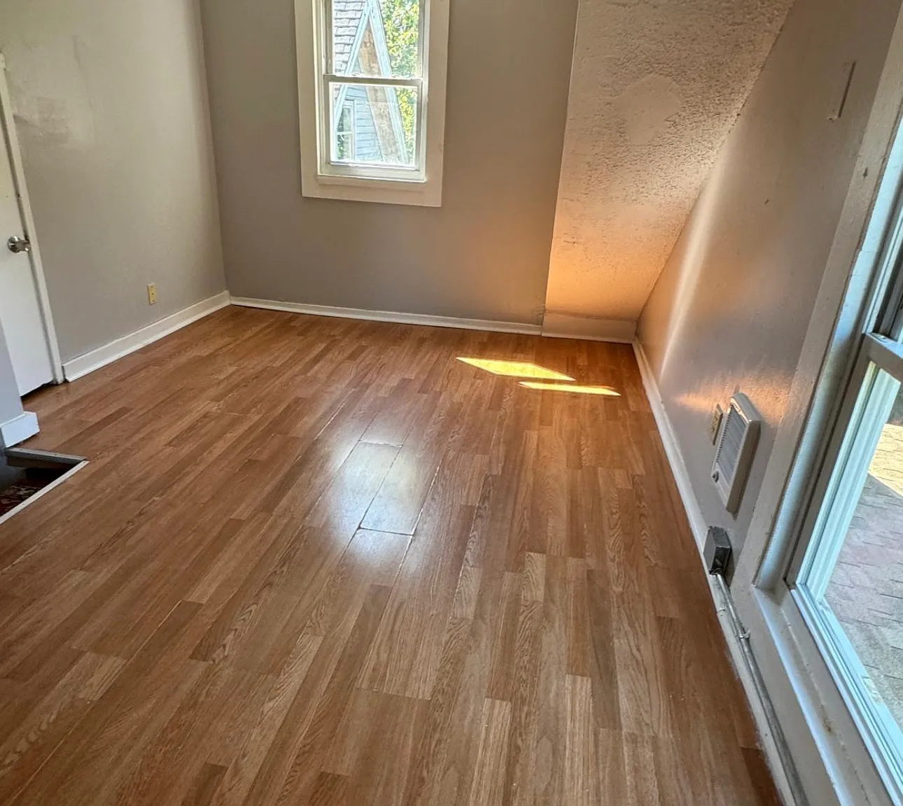 2 bed, 3012 sqft, $2,200 — Photo 1