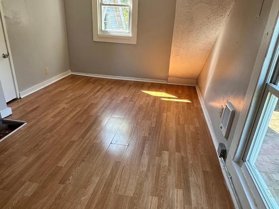 16 Vine St #2