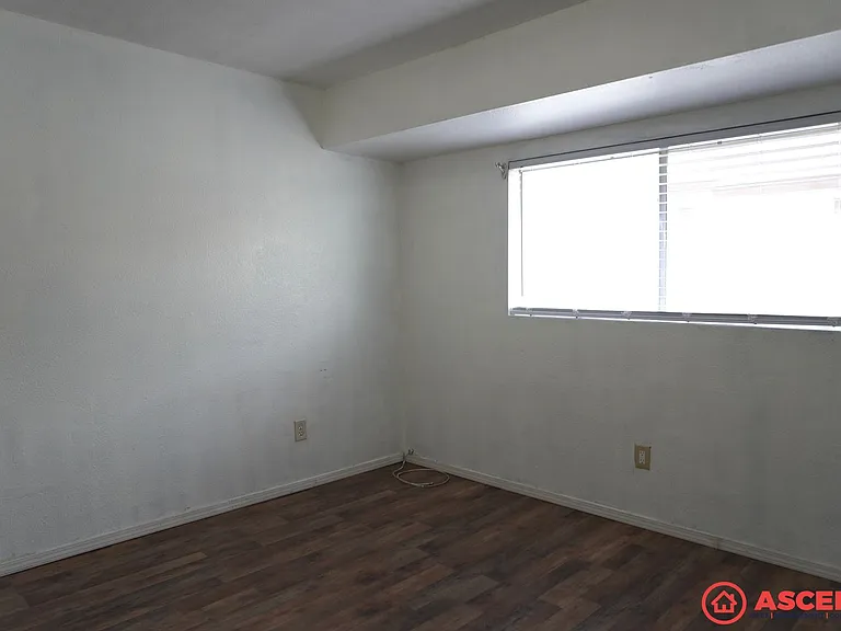 2661 Sunny Lane — Photo 11