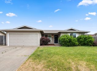 2880 Terr Mont Loop, White City, OR 97503