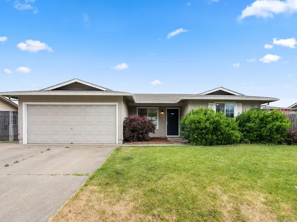2880 Terr Mont Loop, White City, OR 97503