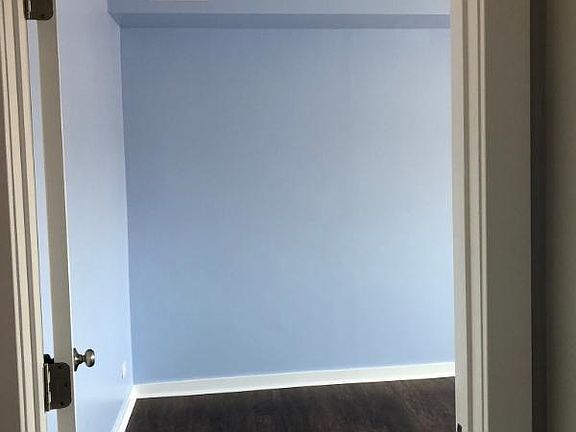 5th image of 2949 W Peterson Ave