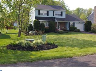 8 Blue Rock Dr, Sellersville, PA 18960