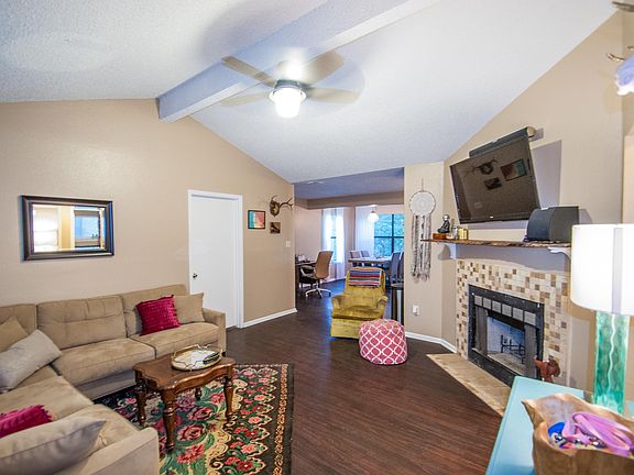 4th image of 203 Dove Ct E