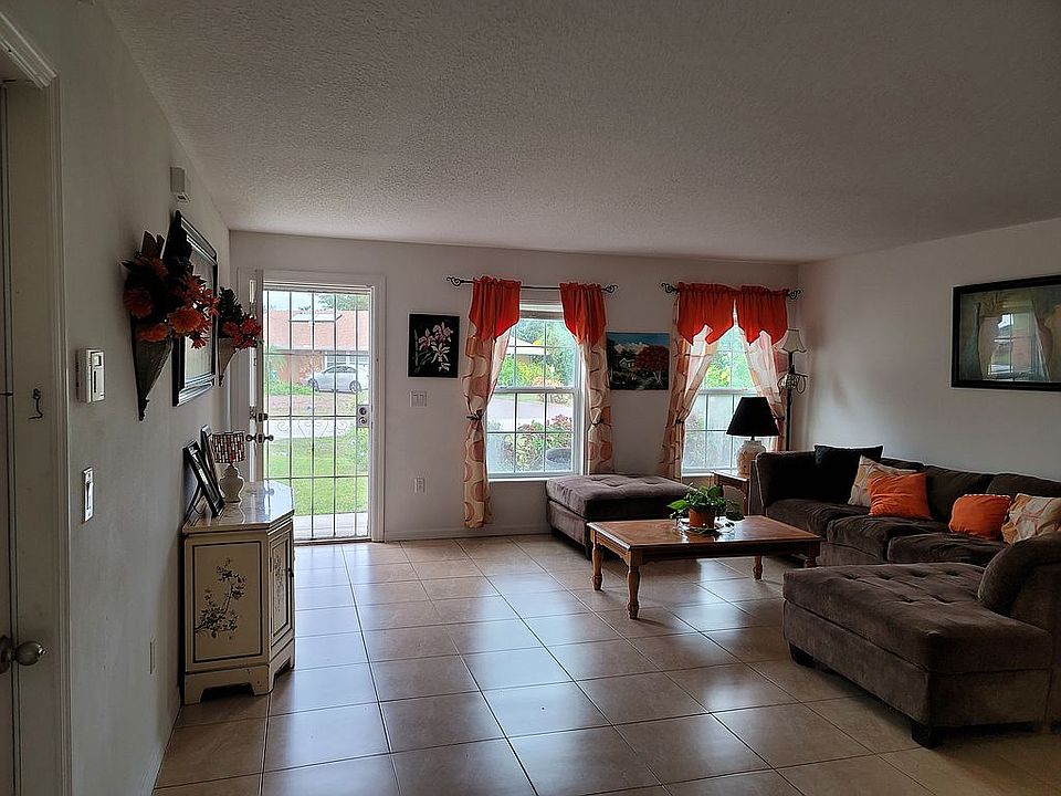 1st image of 333 SE Calmoso Dr
