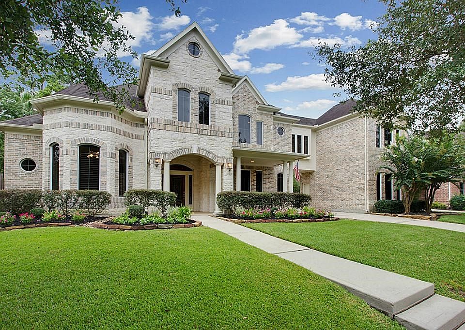 Federick Harris Estate Home by Trendmaker