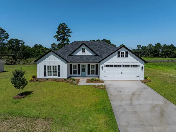28 Edgewater Dr, Tifton, GA 31793