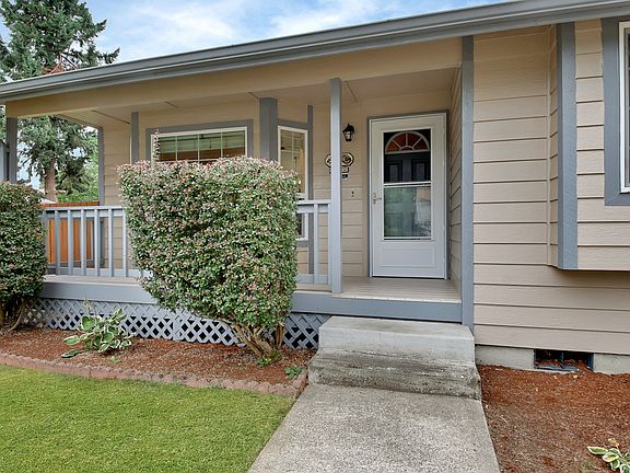 3rd image of 10618 99th St SW