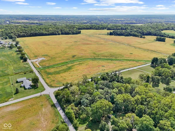 8968 N Kitchen Rd, Mooresville, IN 46158