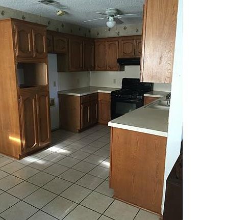 5th image of 4517 W Oakland St