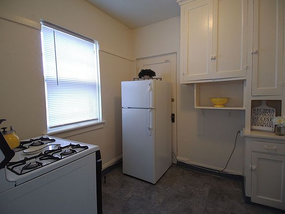 2nd image of 1717 E Newton Ave #21
