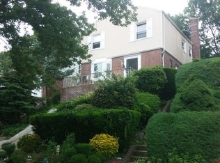 20955 Whitehall Ter, Queens Village, NY 11427