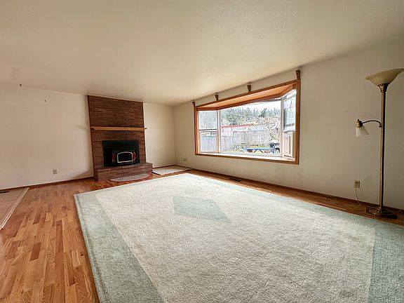 2nd image of 290 E 46th Ave #1
