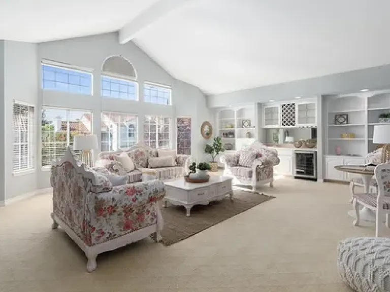 Bonus room with wet bar