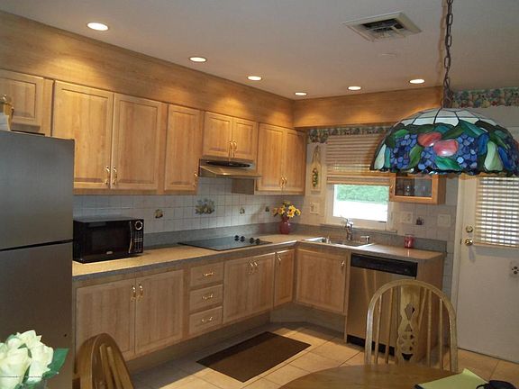 3rd image of 342A Canterbury Ct #100A