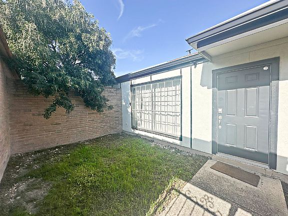 3rd image of 4013 Burning Tree Dr Unit 4013