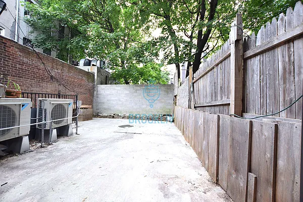 Rented by null | media 38