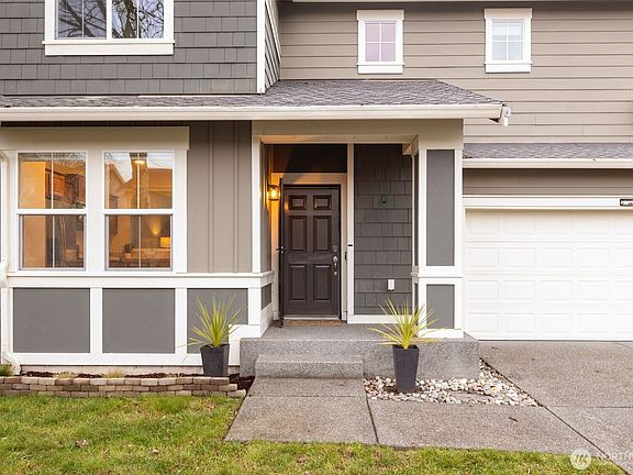 2nd image of 1421 32nd Street NE