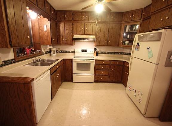 3rd image of 428 28th Ave N