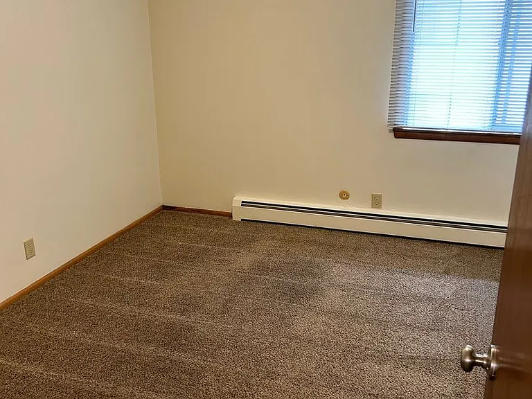 Lakeshore North Apartments — Photo 13