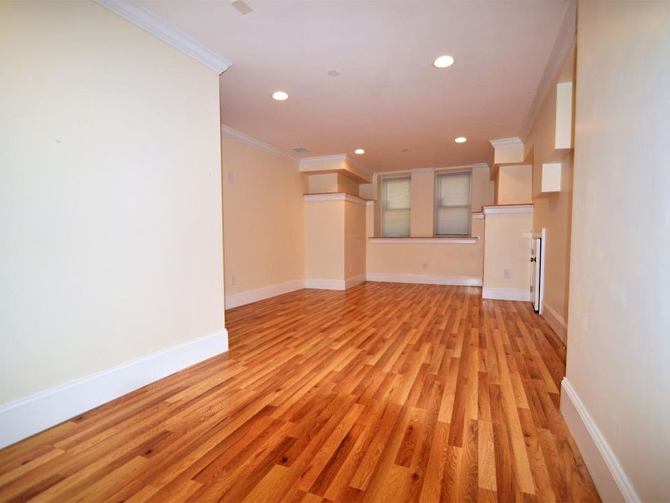 2nd image of 26 Hemenway St APT 7Q