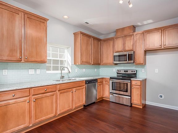 5th image of 5004 Miller Dr
