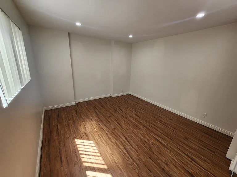 626 N Isabel St #202 — Photo 4