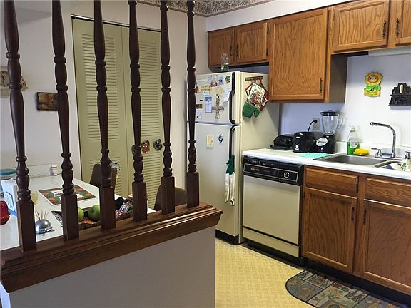 5th image of 820 Redstone Ln #307