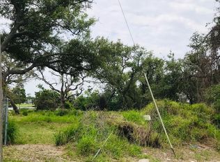 313 Griffith Dr, Rockport, TX 78382