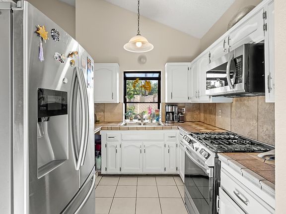 5th image of 3669 W Terrace Ave