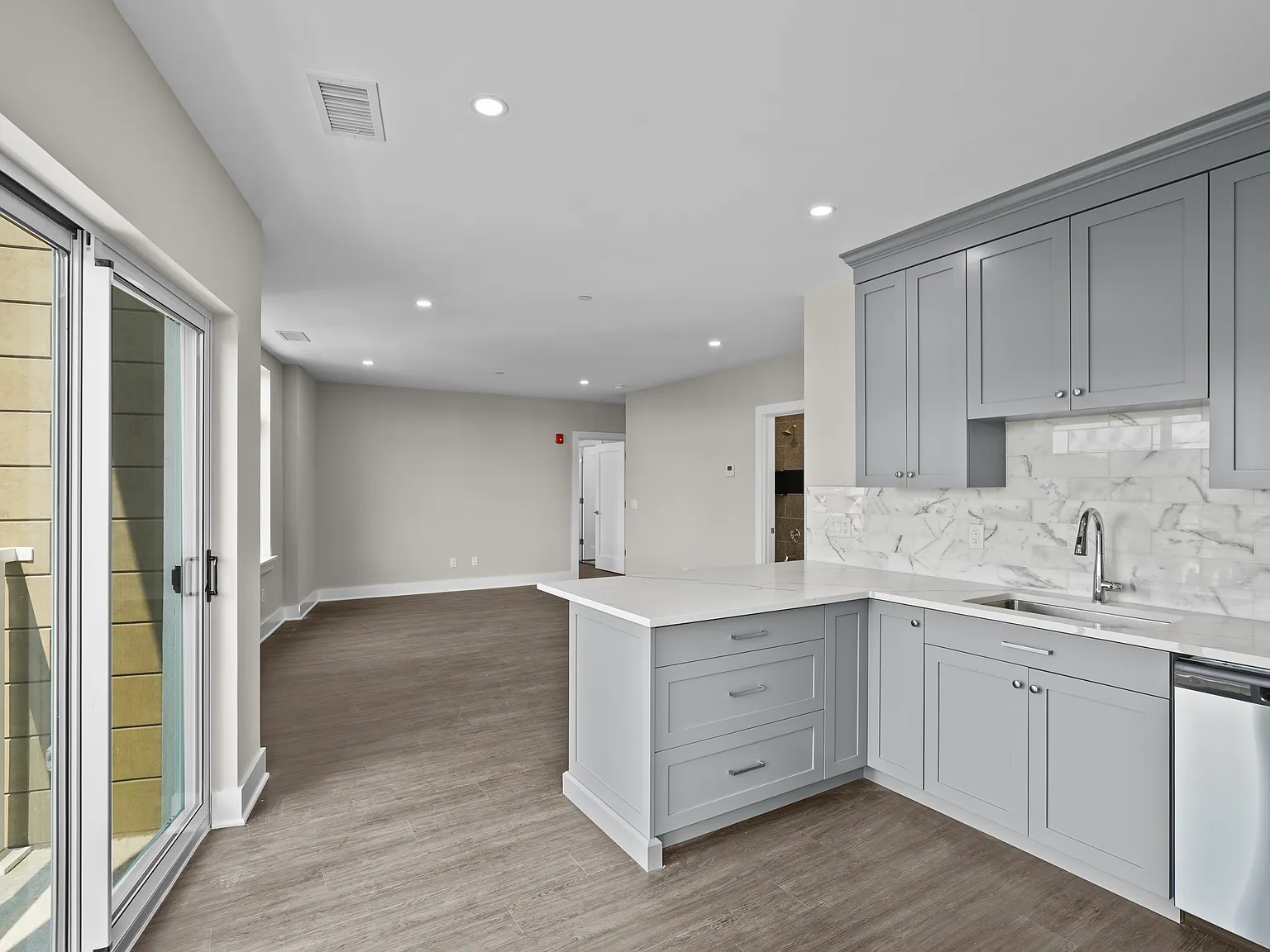 1 bed, 753 sqft, $2,600 — Photo 4