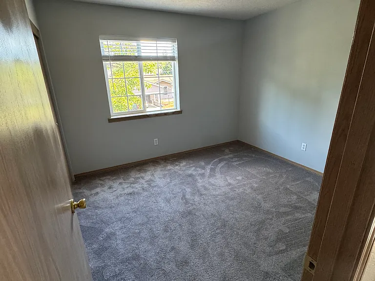 249 SE Elliott Ave — Photo 16